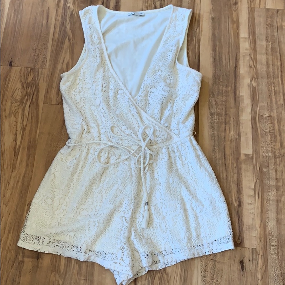 American Eagle off white romper